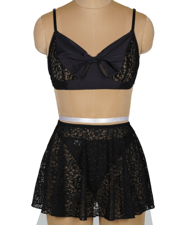 lovecraft-black-lace-bralette-set-with-bow-mannequin-closeup