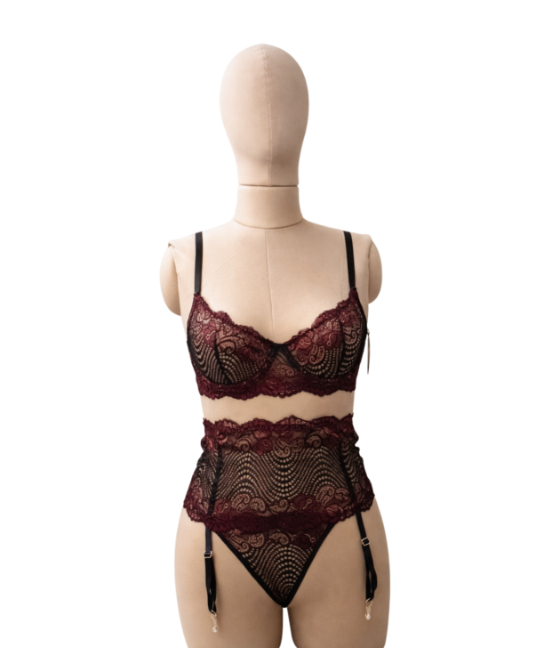 burgundy-black-lace-3-piece-garter-set-front-mannequin